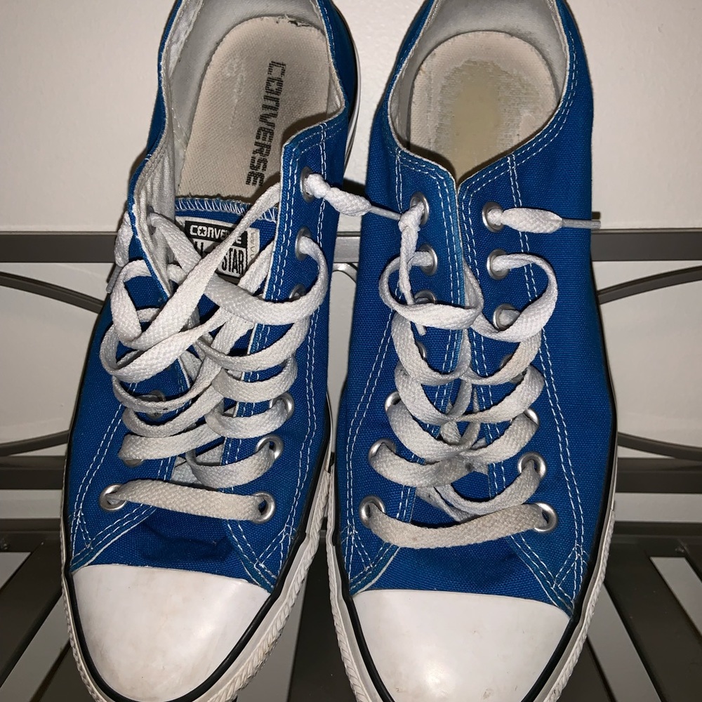 Men’s Blue Converse Size 9.